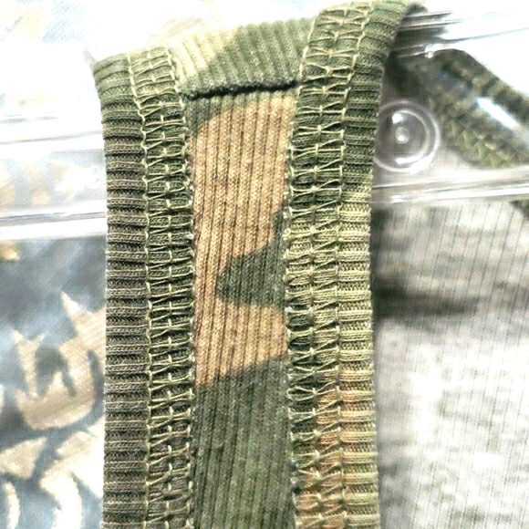 SO CAMOUFLAGE SCOOP NECK GREEN/TAN TANK SZ S - Picture 5 of 9